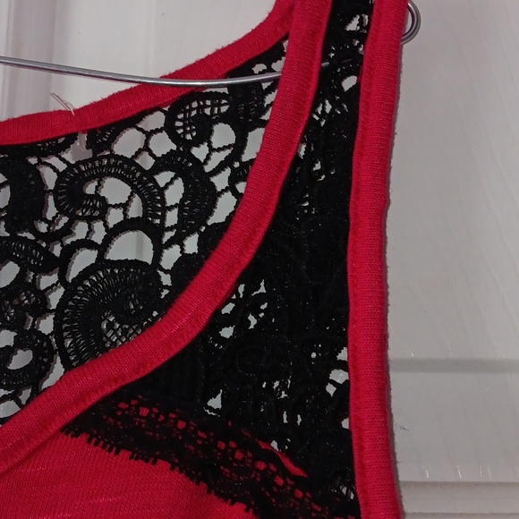 Torrid Knit Cranberry V-Neck Black Lace Inset Size 2 - Picture 6 of 10